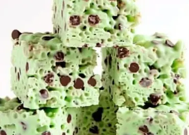 Delicious no-bake Mint Chocolate Chip Rice Krispie Treats on a plate